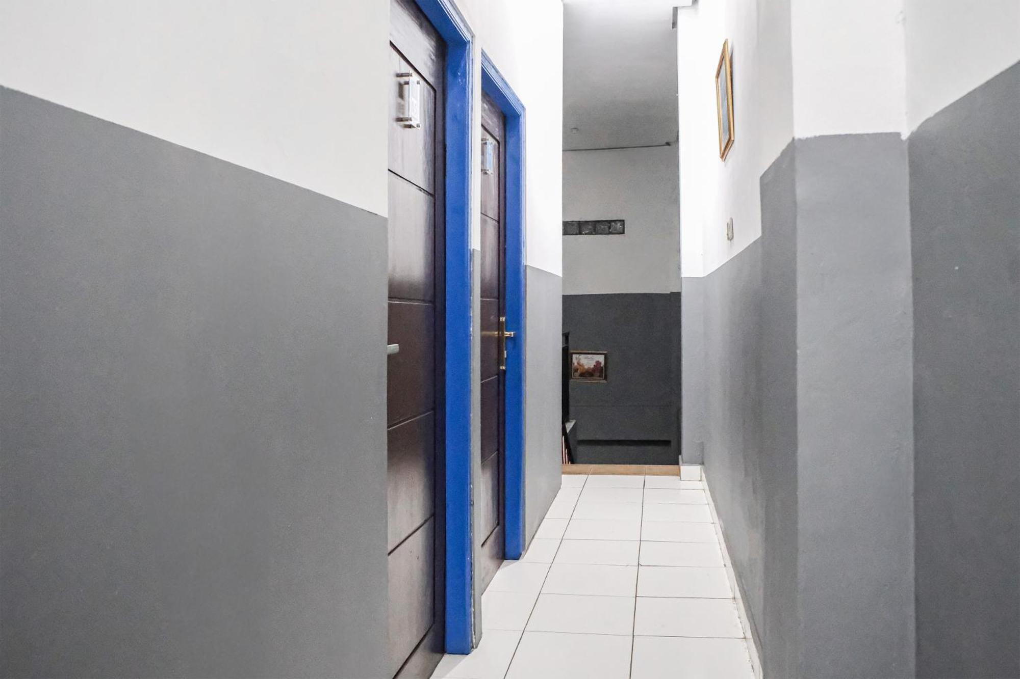 Oyo 93117 Penginapan Tiga Dara Jayapura Exteriér fotografie