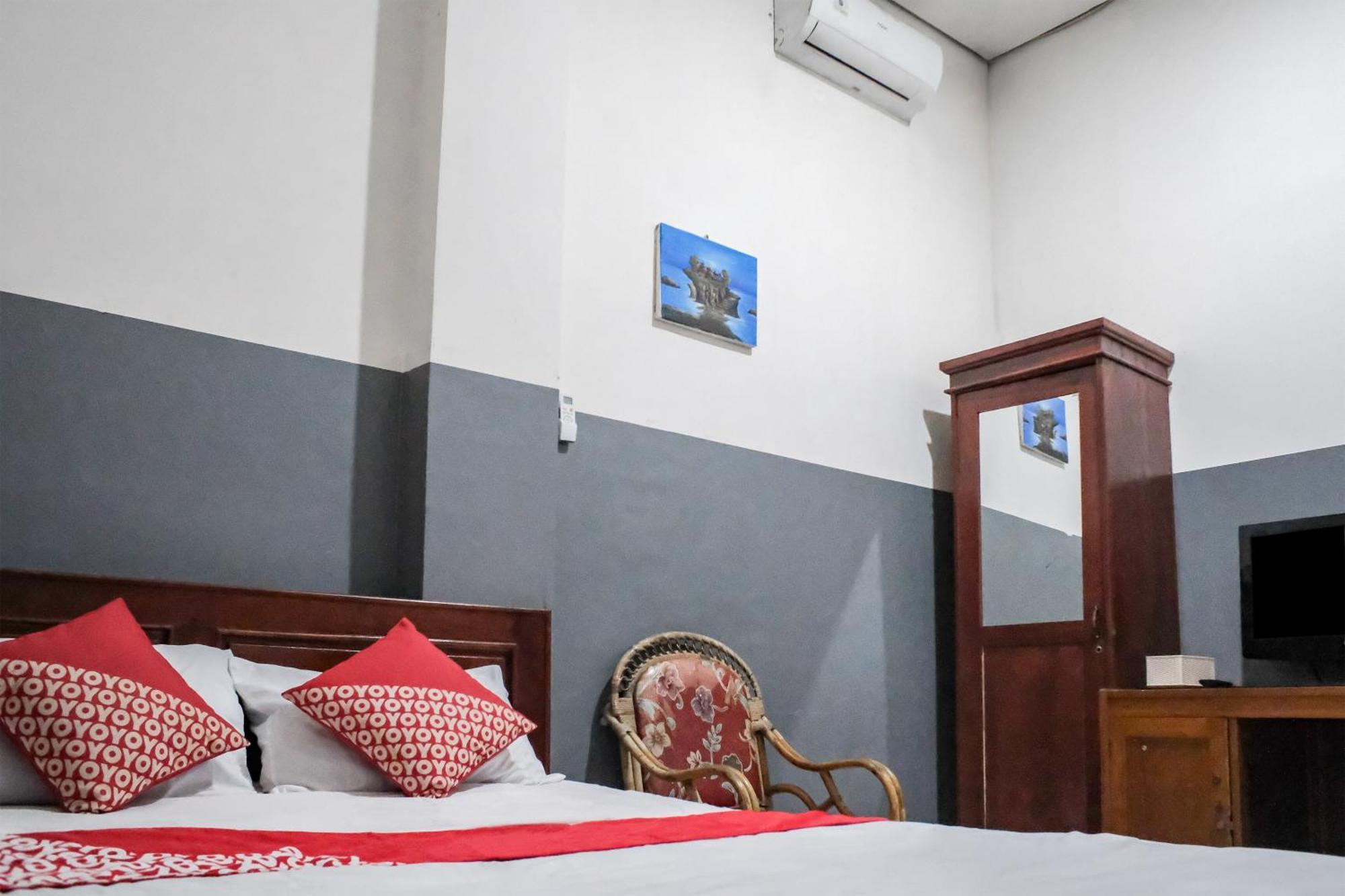 Oyo 93117 Penginapan Tiga Dara Jayapura Exteriér fotografie