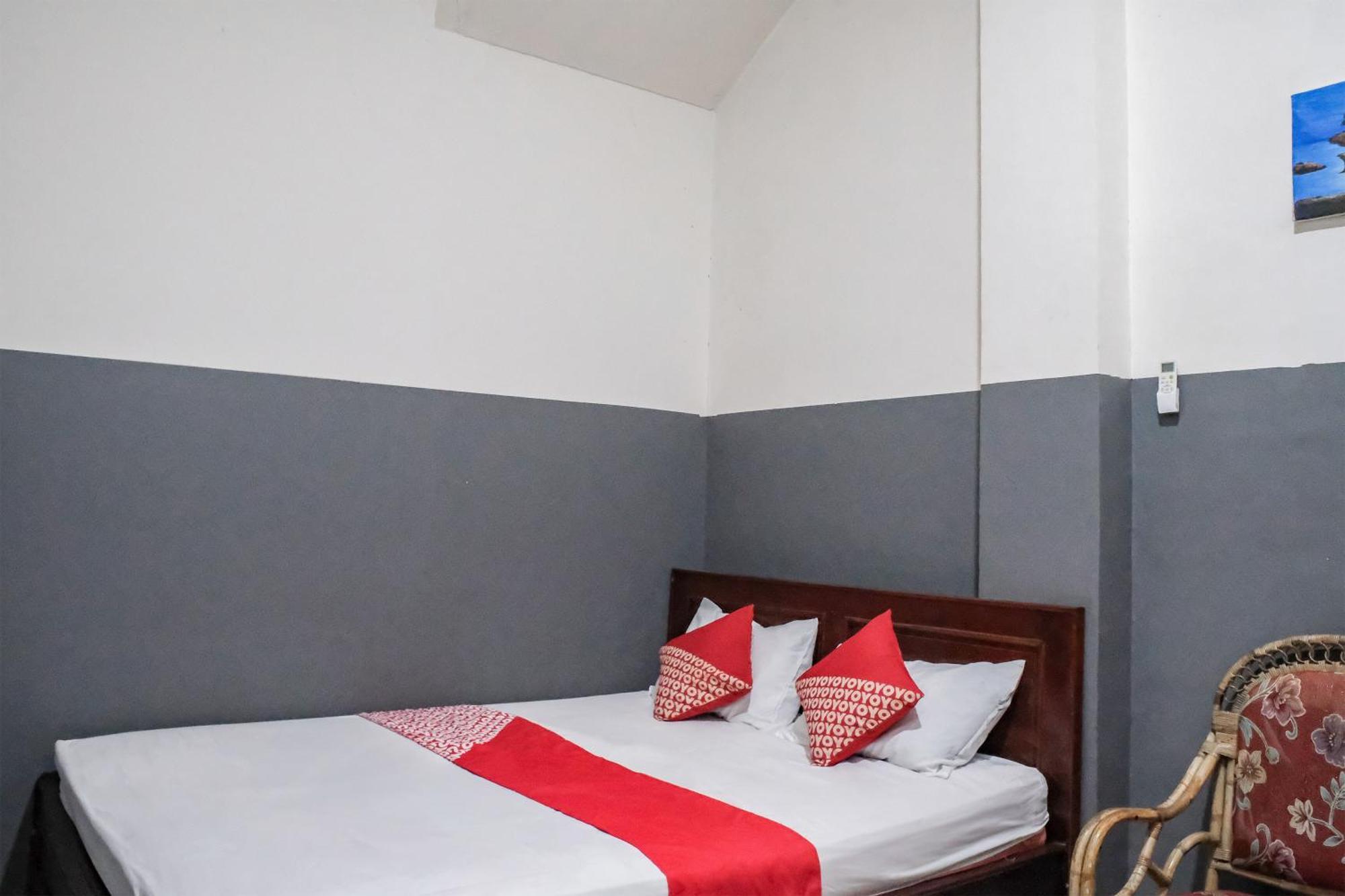 Oyo 93117 Penginapan Tiga Dara Jayapura Exteriér fotografie