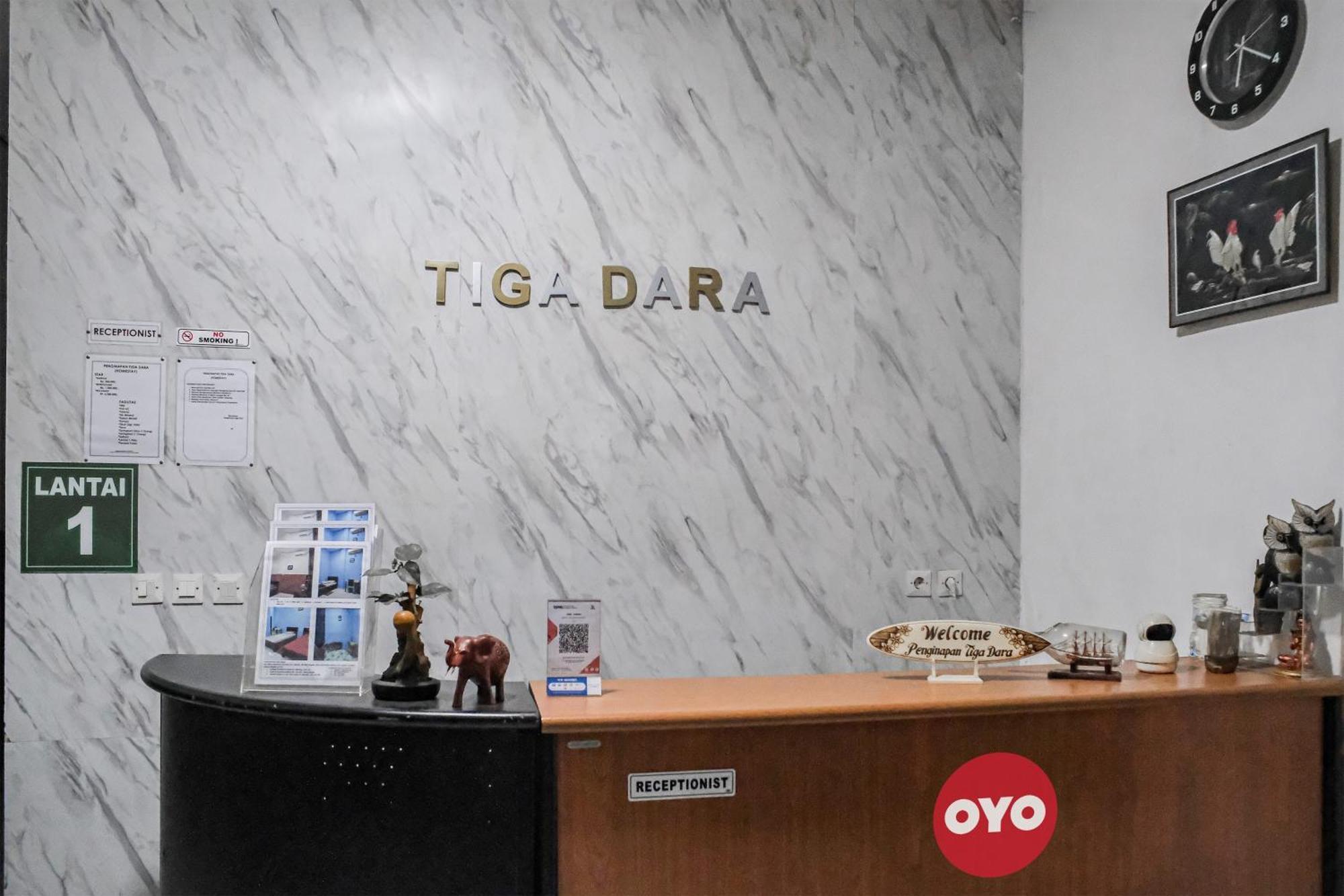 Oyo 93117 Penginapan Tiga Dara Jayapura Exteriér fotografie