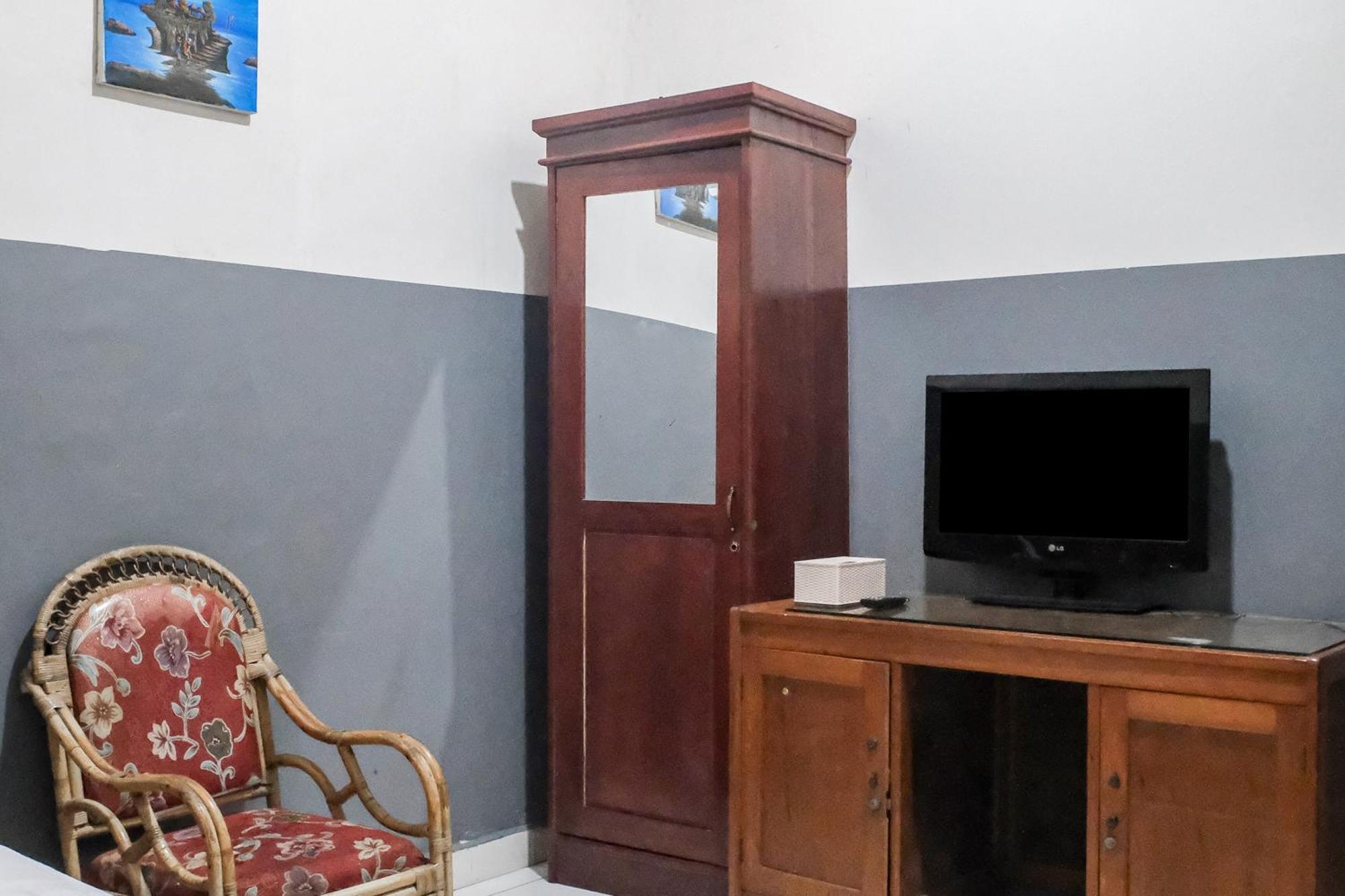 Oyo 93117 Penginapan Tiga Dara Jayapura Exteriér fotografie